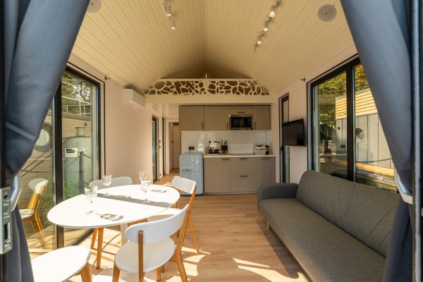 Waterstay Big Hut Gallery Image