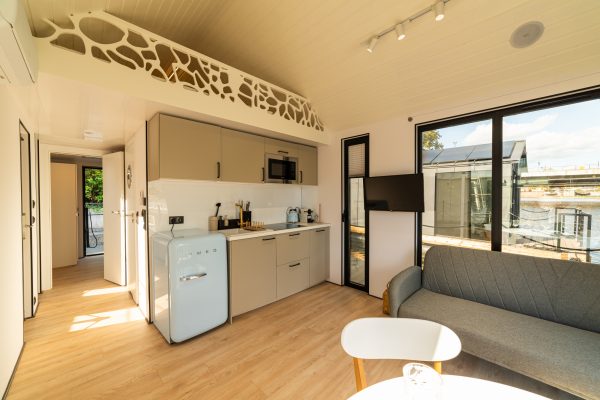 Waterstay Big Hut Gallery Image