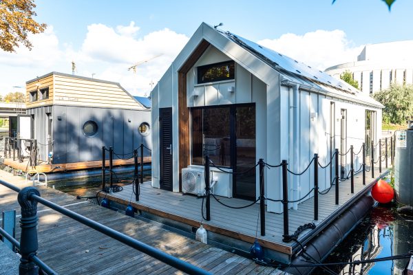 Waterstay Big Hut Gallery Image